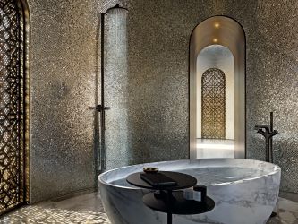 Goud en zilver elementen glamour badkamer