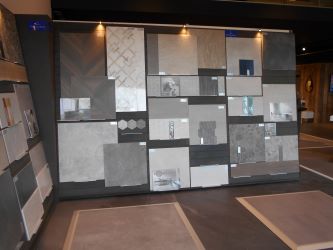 Mooie badkamer tegels grijs en wit tinten