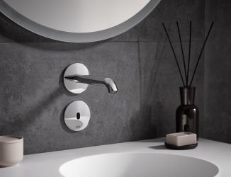 Contactloos handen wassen met vooraf in te stellen temperatuur