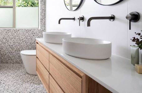 Terrazzo tegels in de badkamer