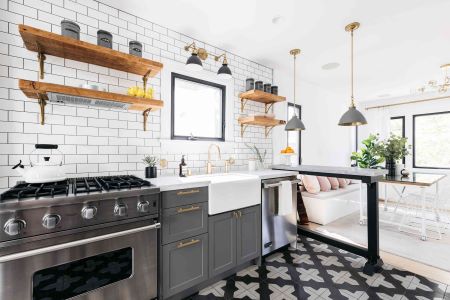 Duifgrijs in combinatie met wit in de moderne keuken