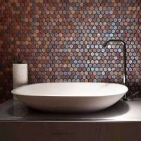 De effecten van tegels en mozaïeken in een badkamer