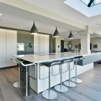 Ontwerp een keuken met hoge plafonds
